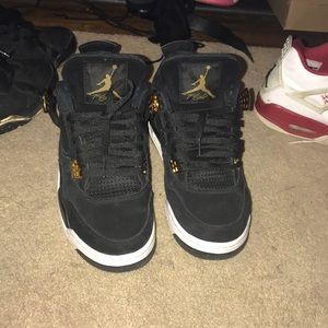 Jordan 4s